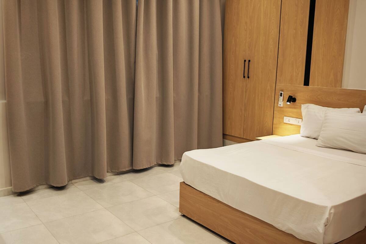 Economy Single Room | In-room safe, laptop workspace, blackout drapes, soundproofing