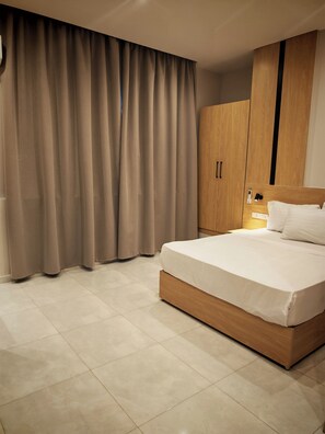 Economy Single Room | In-room safe, laptop workspace, blackout drapes, soundproofing