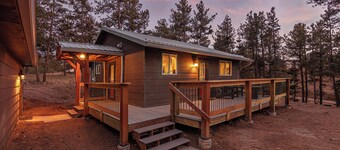 Pet-Friendly Mountain Cabin Near Hiking & Fishing