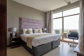 Executive Room, 1 King Bed, Non Smoking, Lake View | In-room safe, desk, laptop workspace, blackout drapes - FAIRWAYS HOTEL KISUMU (Kisumu)