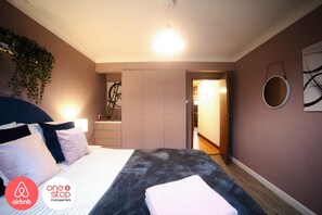 7 habitaciones, tabla de planchar con plancha, wifi y ropa de cama