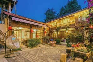 Garden - Wu Suo · Li Ziyuan (Lijiang Old Town Mufu Hotel) (Lijiang)