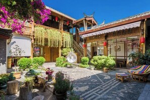 Garden - Wu Suo · Li Ziyuan (Lijiang Old Town Mufu Hotel) (Lijiang)