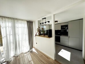Fridge, microwave, oven, stovetop - Cozy holiday home near the lake - perfect for the family |SE08058 (Borås)