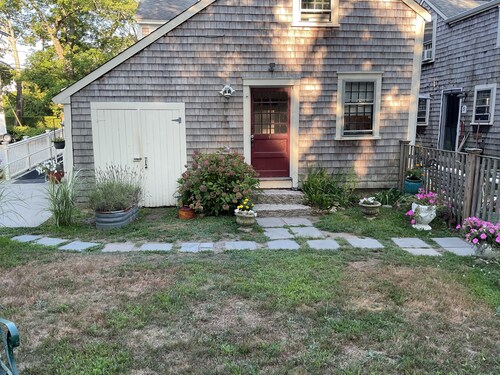 Charming 1-bedroom apartment in desirable North Falmouth Village.