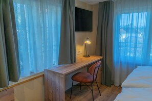 스탠다드 더블룸 또는 트윈룸 | 객실 내 금고, 책상, 암막 커튼, 무료 WiFi