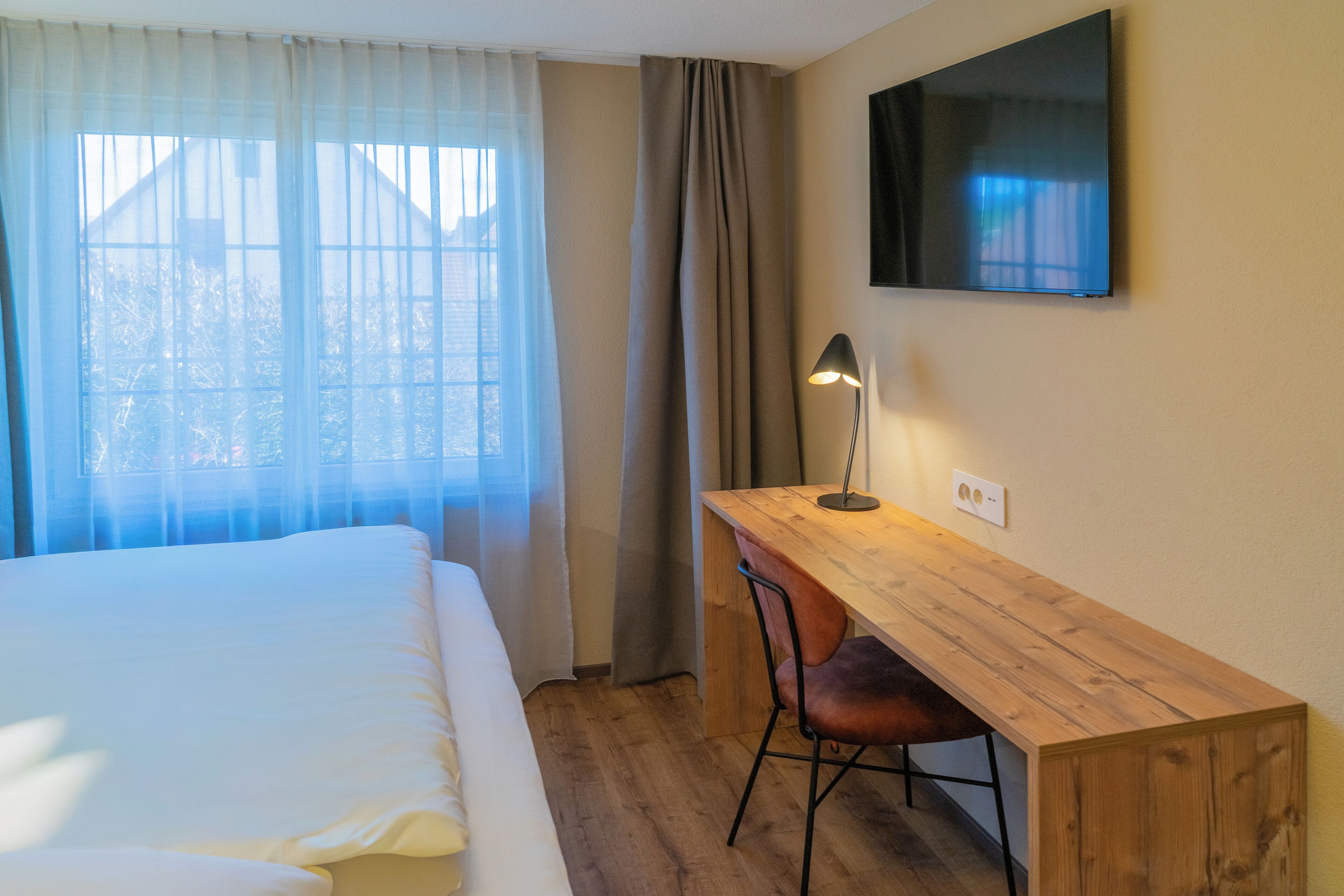 Comfort Single Room | In-room safe, desk, blackout curtains, free WiFi