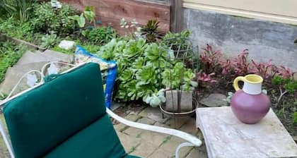 Charming 2-bedroom bed & breakfast in vibrant San Francisco with WiFi