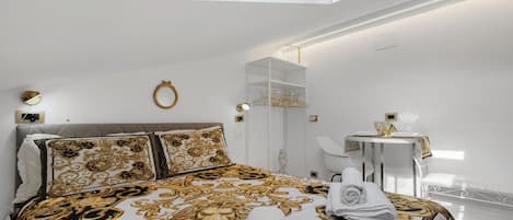 WiFi, bed sheets