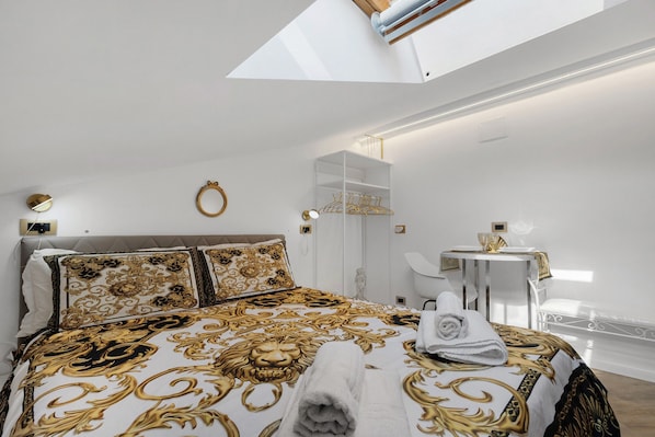 WiFi, bed sheets