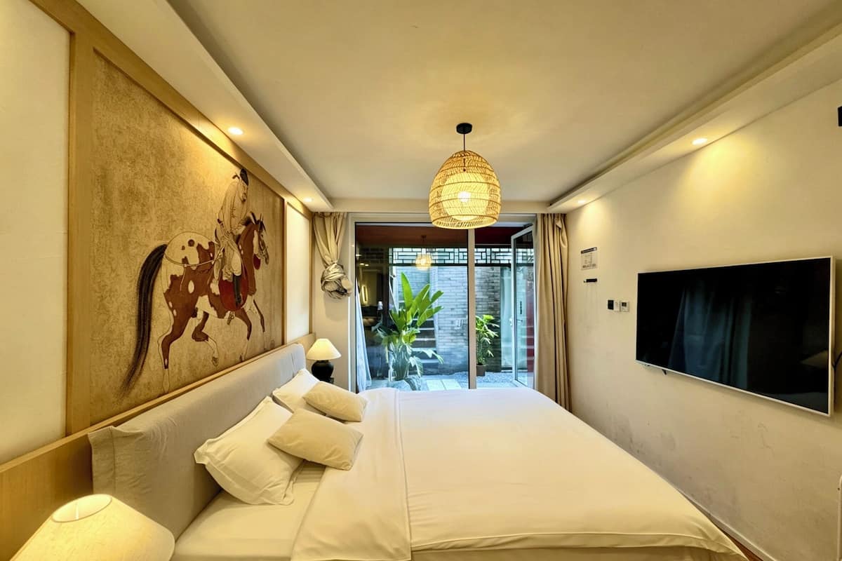 Chambre avec lits jumeaux, vue sur la cour intérieure | Literie hypoallergénique, accÚs au Wi-Fi (inclus), literie fournie