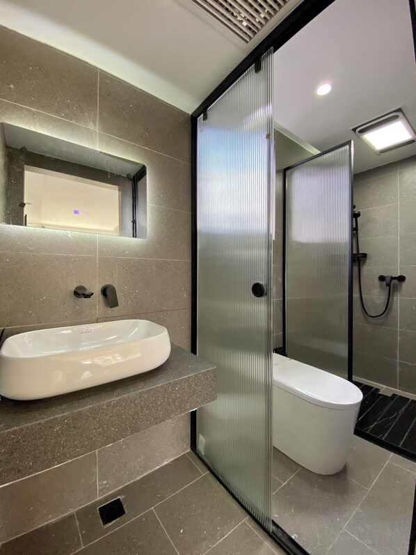 Classic Double Room | Bathroom