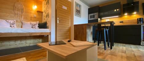 1 chambre, fer et planche Ă repasser, Wi-Fi, literie fournie