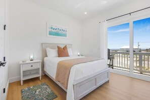 6 bedrooms, desk, iron/ironing board, free WiFi