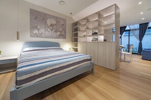 2 bedrooms, free WiFi, bed sheets - Sun & moon house (Cagliari)