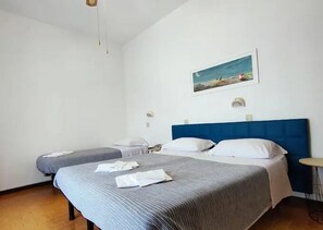Habitación estándar con 1 cama matrimonial o 2 individuales, vista al mar | Wifi gratis 
