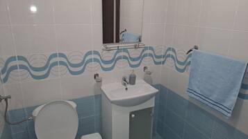 Toallas, jabón y papel higiénico