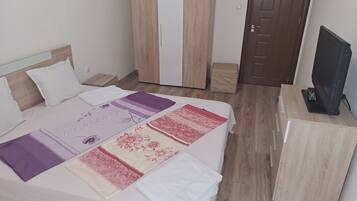 2 dormitorios, tabla de planchar con plancha, wifi y ropa de cama