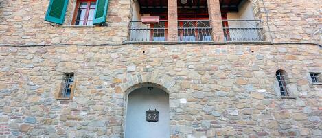 تفاصيل الفندق من الخارج