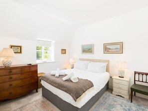 4 soverom, strykejern/-brett, wi-fi (inkludert) og sengetøy