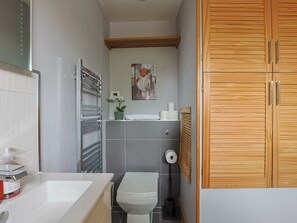 Hair dryer, towels