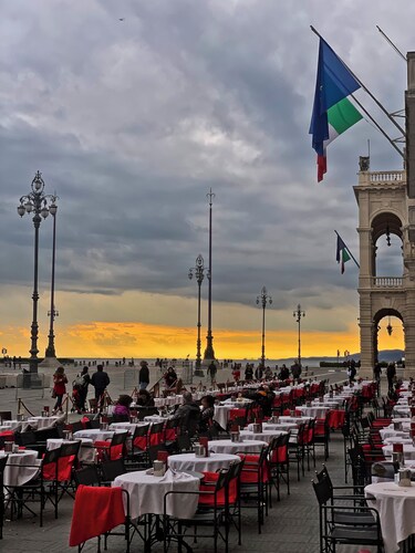 URBANAUTS STUDIOS Ginnastica