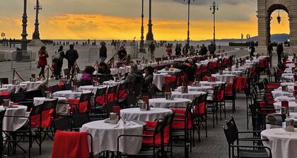 URBANAUTS STUDIOS Ginnastica