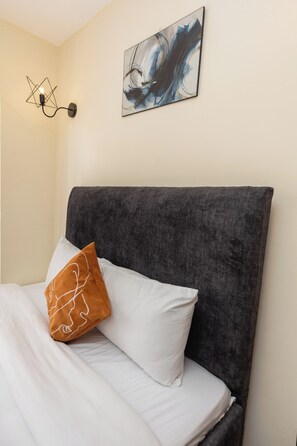1 chambre, fer et planche à repasser, Wi-Fi, draps fournis