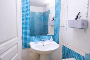 Hair dryer, towels