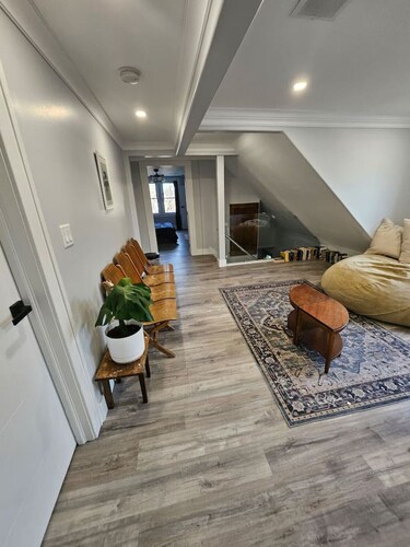 Apt Olde Walkerville, 2Bdr, with River views