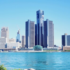 Luokittelematon kuva, 2 kautta 42, painike