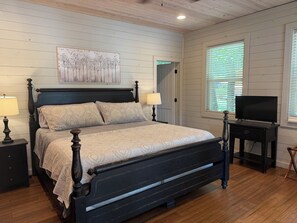 4 bedrooms, desk, iron/ironing board, WiFi