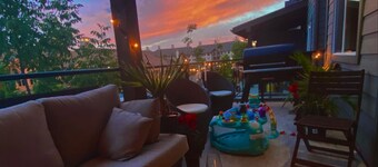 Quiet relaxing luxury townhome in lake country