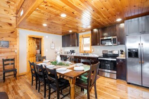 Fridge, microwave, oven, stovetop - Luxury Cabin w/Indoor Pool, Mini Golf & Mtn Views (Sevierville)