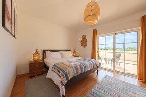 3 bedrooms, iron/ironing board, travel crib, free WiFi