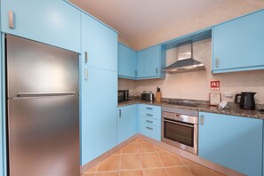 Réfrigérateur, micro-ondes, four, lave-vaisselle