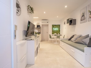 Smart TV - Apartment equipped with all amenities for your trip between the sea and the mountains (cesena)