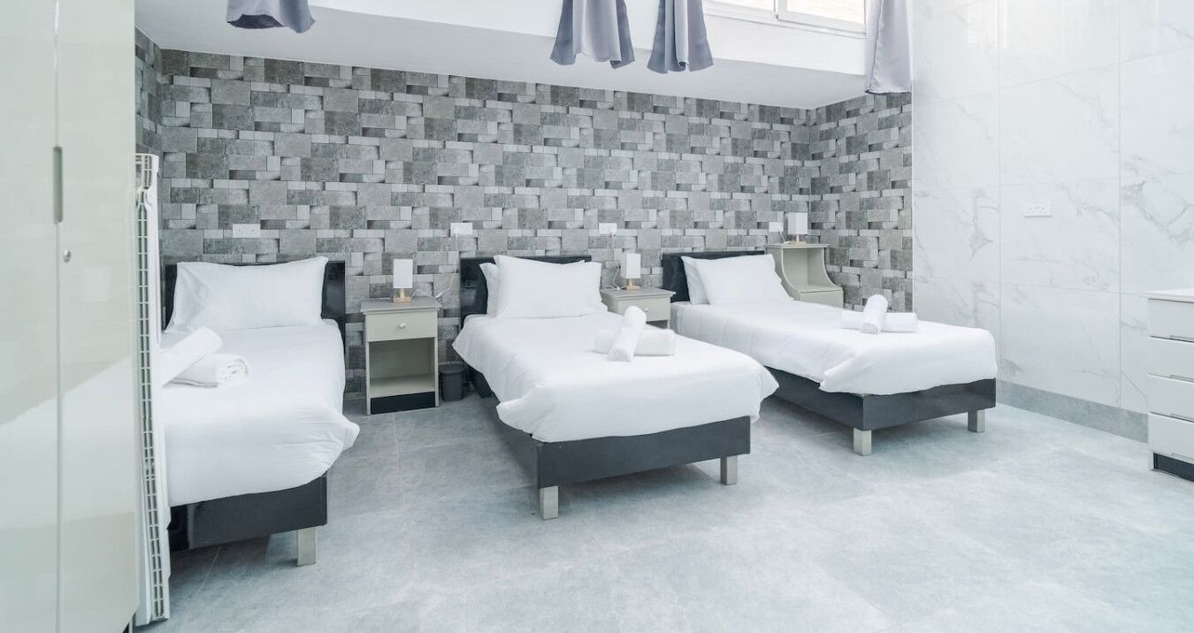 1 bedroom, desk, iron/ironing board, WiFi