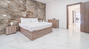 2 Schlafzimmer, Schreibtisch, Bügeleisen/Bügelbrett, WLAN