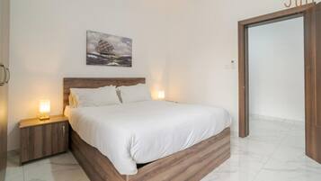 1 Schlafzimmer, Schreibtisch, Bügeleisen/Bügelbrett, Reisekinderbett