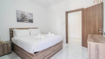 1 Schlafzimmer, Schreibtisch, Bügeleisen/Bügelbrett, Reisekinderbett
