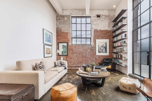 A New York Writer's Loft in Fitzroy