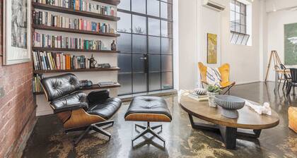 A New York Writer's Loft in Fitzroy