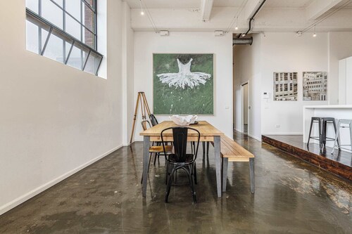 A New York Writer's Loft in Fitzroy