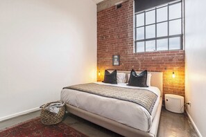 2 bedrooms, iron/ironing board, travel cot, free WiFi