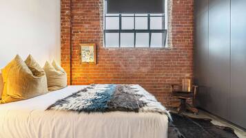 2 bedrooms, iron/ironing board, travel cot, free WiFi