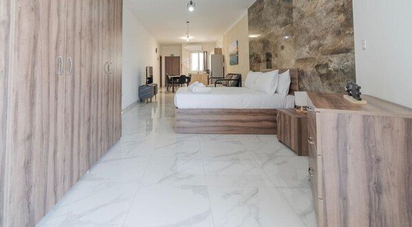 Interior - Spacious 1BR home with comfortable bed w/WIFI & AC (Tarxien)