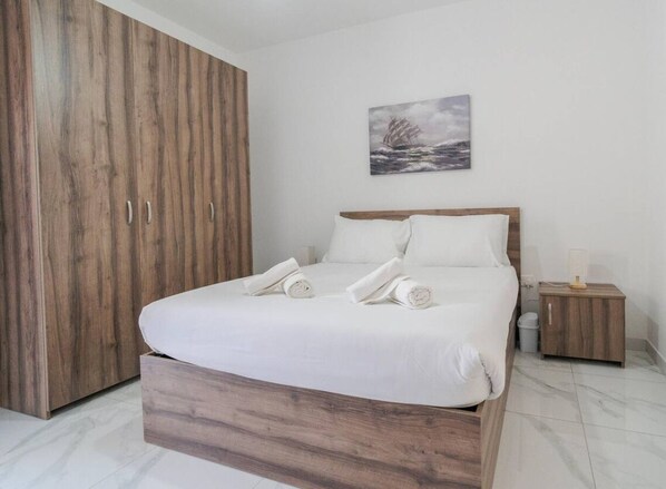 1 Schlafzimmer, Schreibtisch, Bügeleisen/Bügelbrett, WLAN