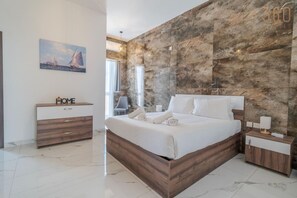 4 bedrooms, desk, iron/ironing board, WiFi