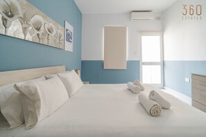 1 bedroom, desk, iron/ironing board, WiFi